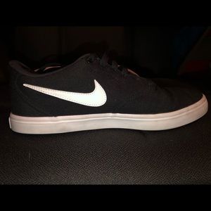 nike canvas slip ons